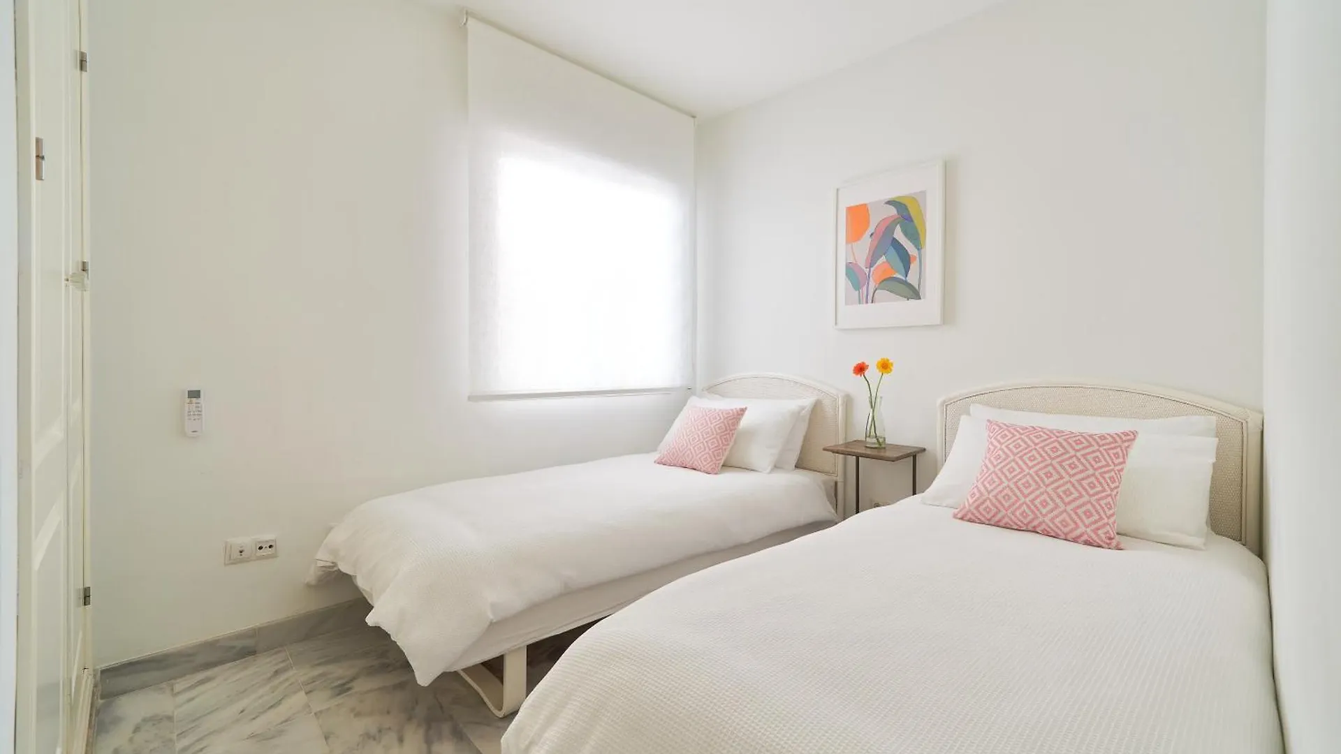 Modern City Centre Apartment W/ Terrace & Fast Wifi 马拉加 西班牙